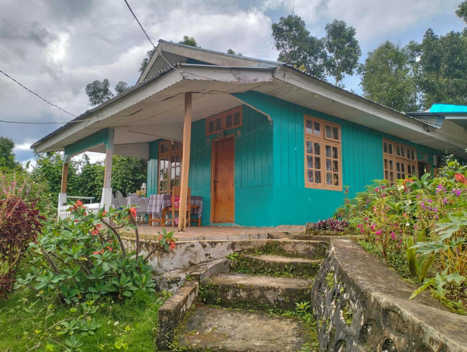 Apartament Hobbit Hill Ruteng Zewnętrze zdjęcie