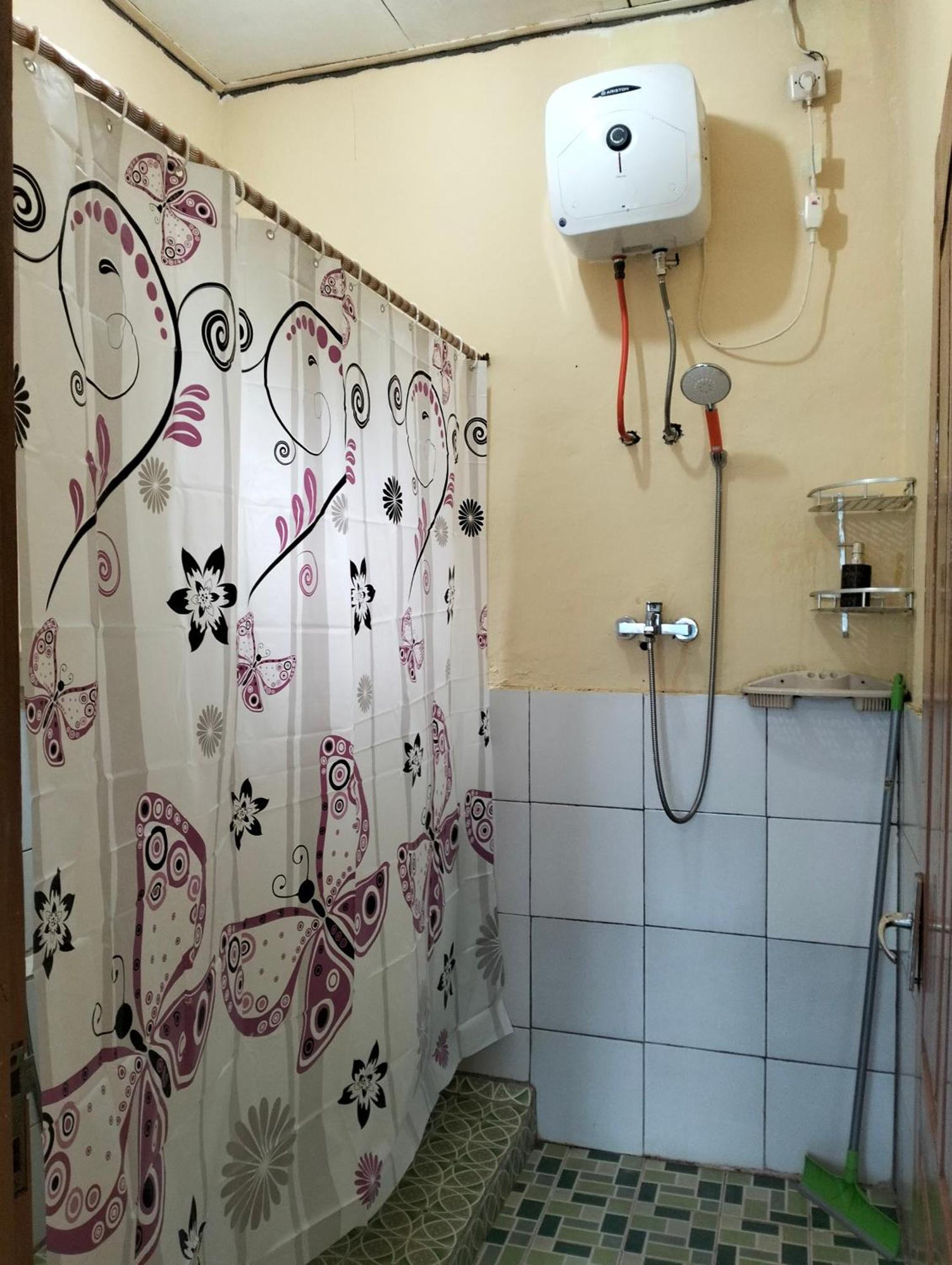 Apartament Hobbit Hill Ruteng Pokój zdjęcie
